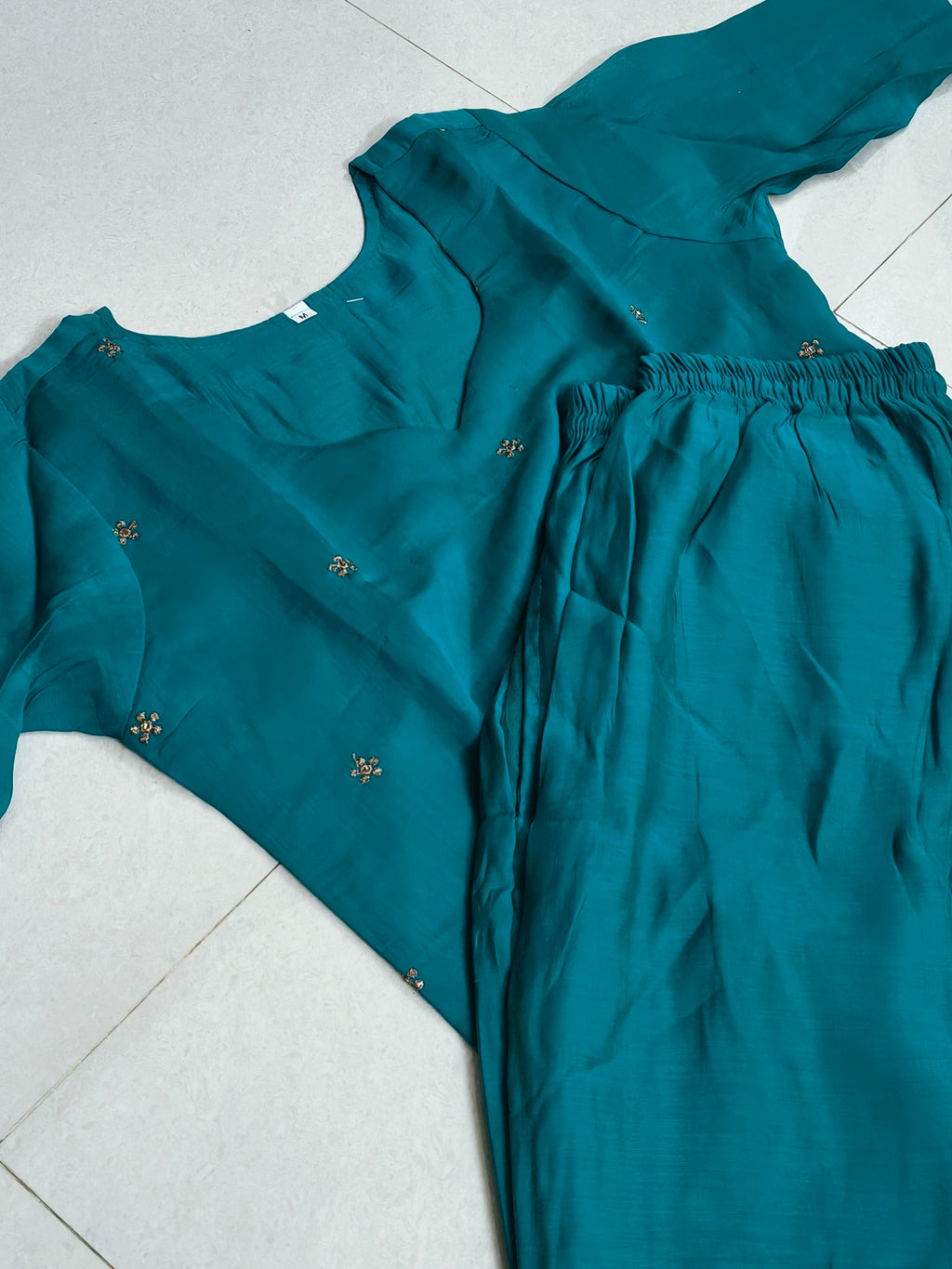 Mul Chanderi hand work top and Bottom (M Size)