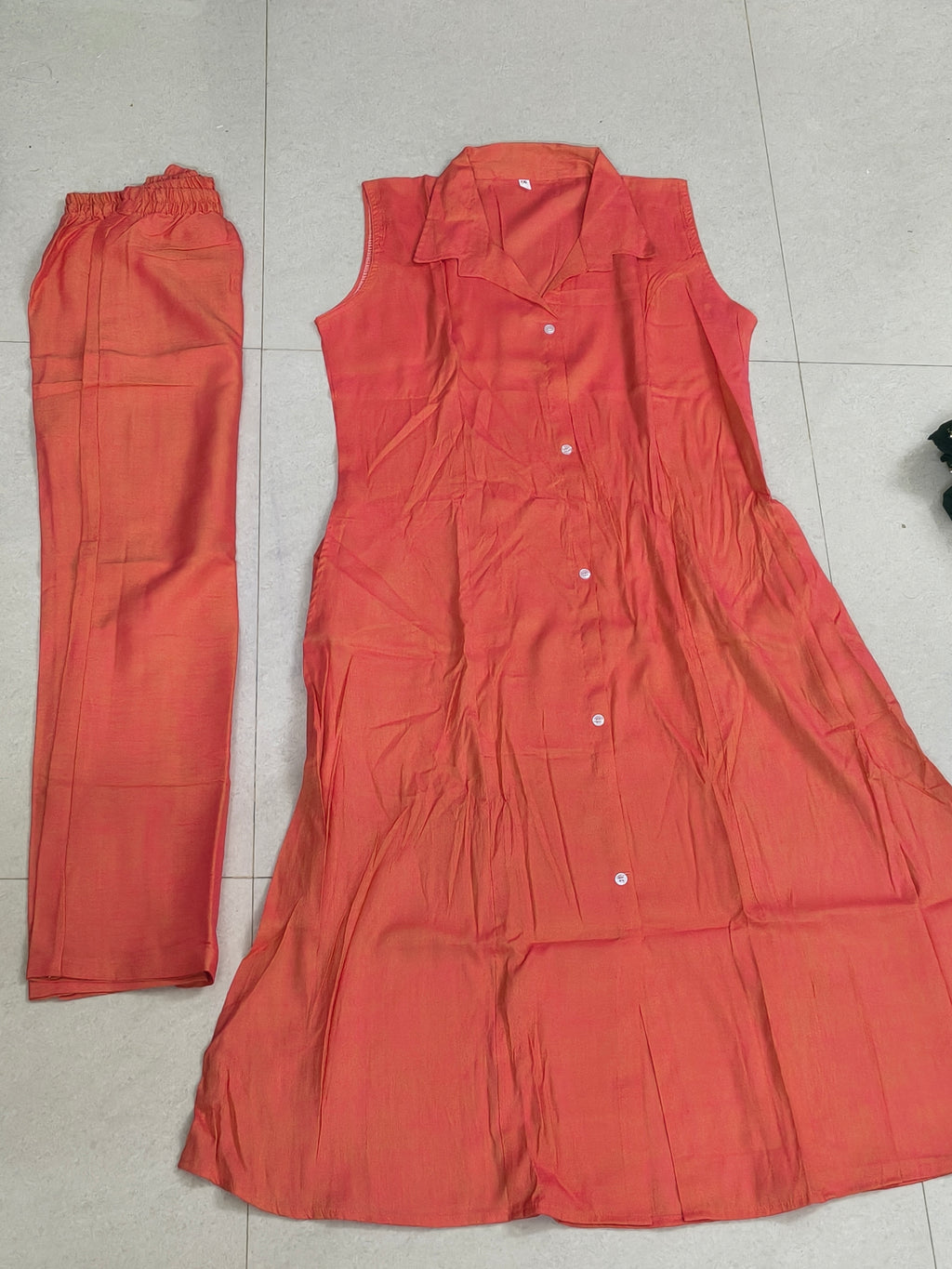 Reyon Top & Bottom with sleeves and pocket