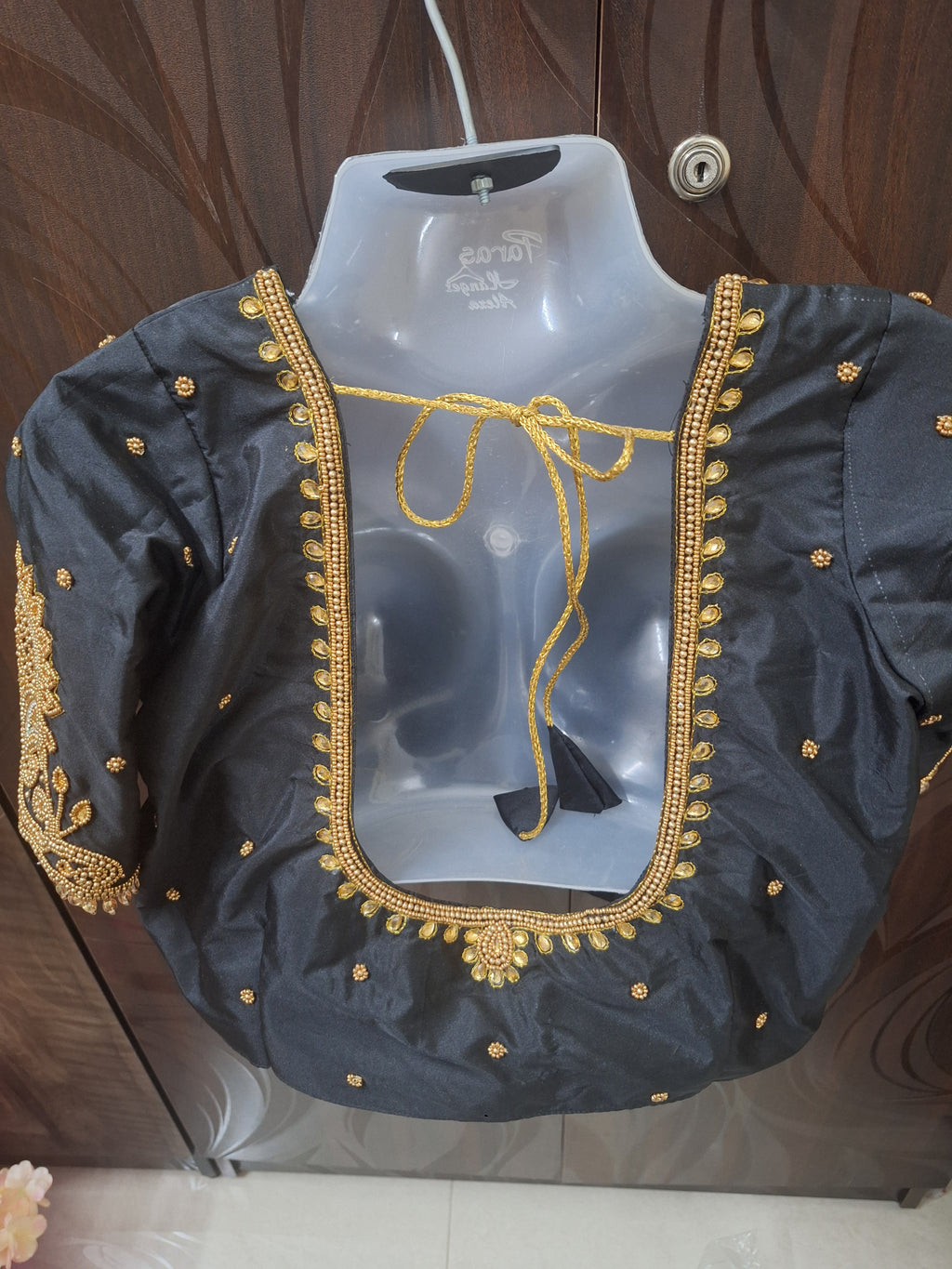 Versatile Free-Size Stitched Aari Work Blouse – Hand Aari, Sizes 36–42