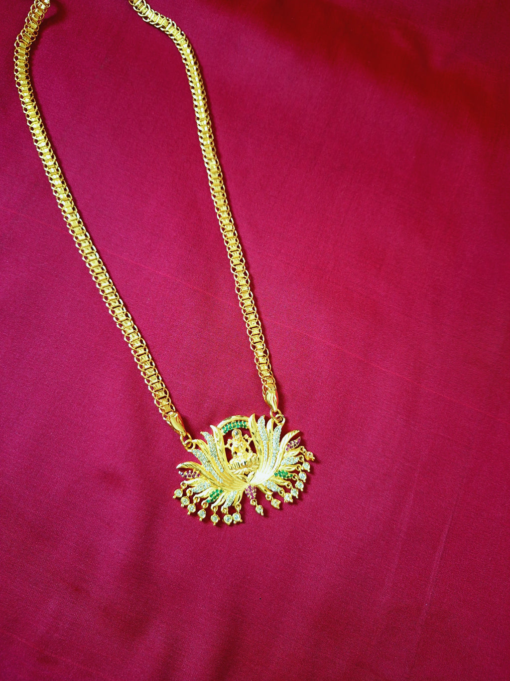 24inches Broad chain with Lotus Dollar