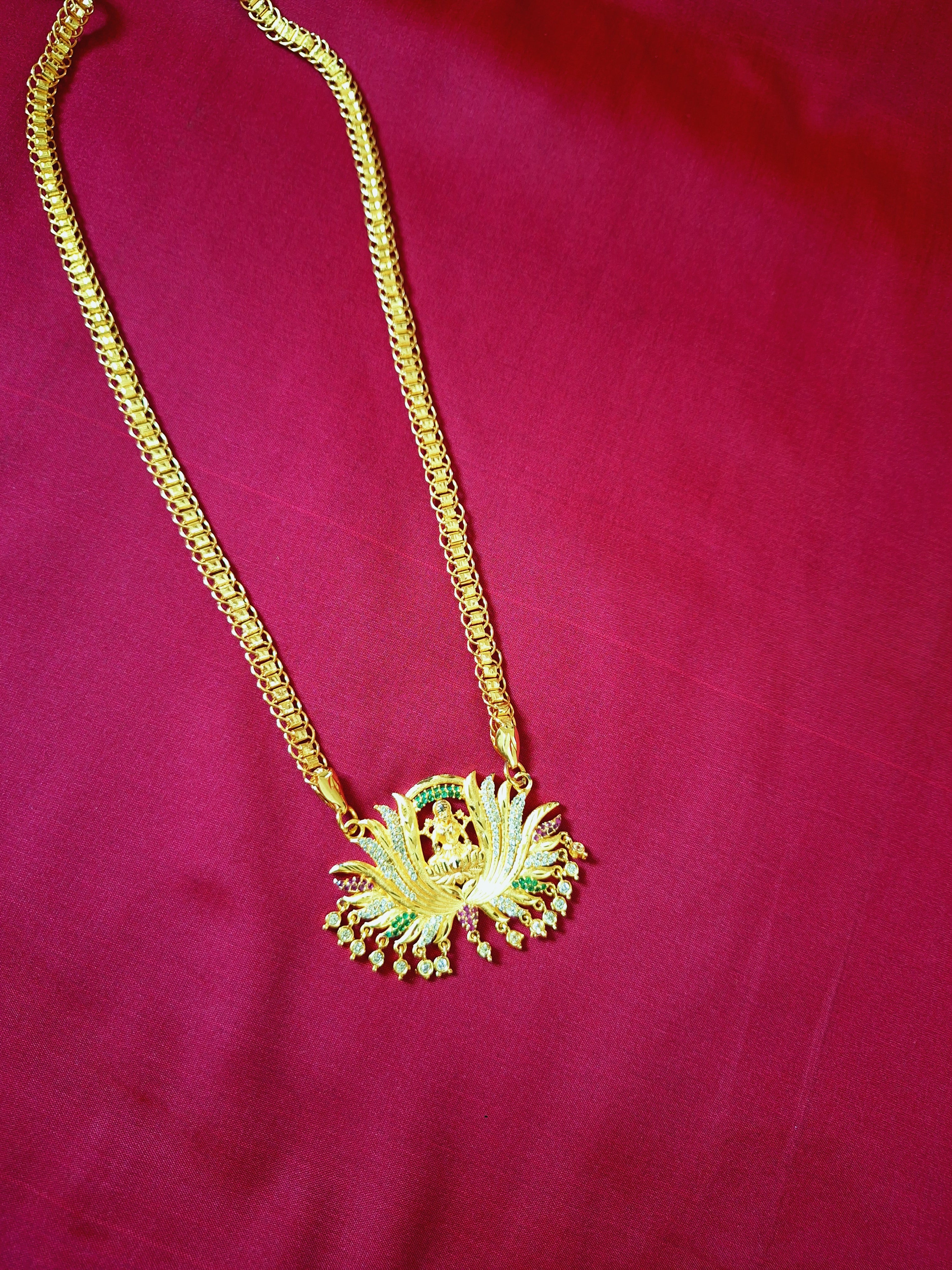 24inches Broad chain with Lotus Dollar