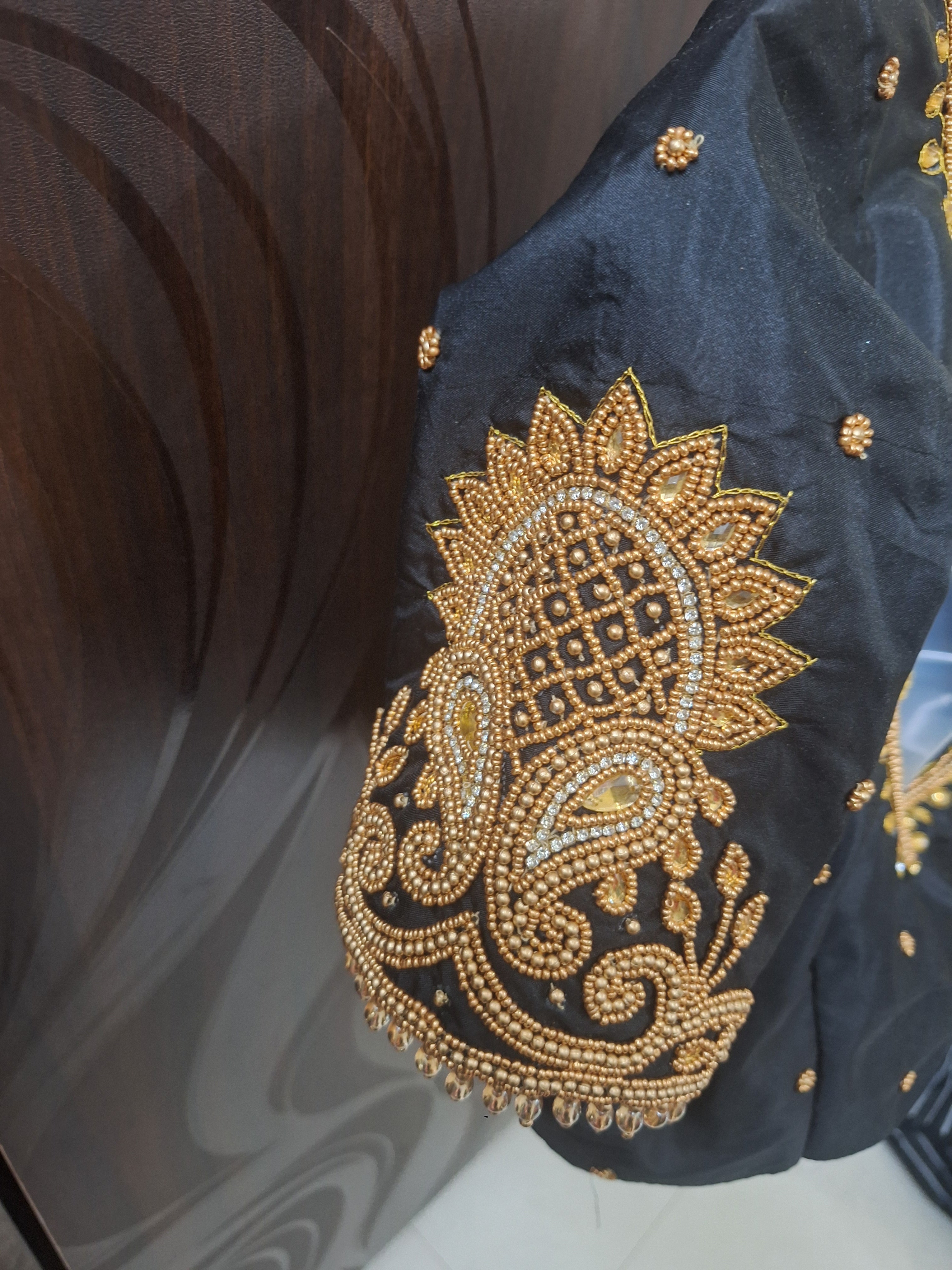 Versatile Free-Size Stitched Aari Work Blouse – Hand Aari, Sizes 36–42